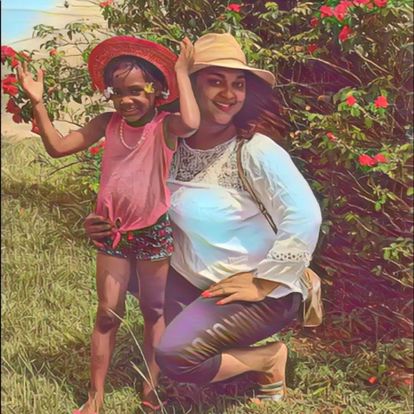 Meet your Posher, Alexis - Picture 9 of 16